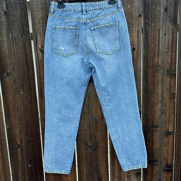 GARAGE DENIM MOM JEANS. WOMENS SIZE 5 (27). DISTRESSED, HIGH RISE, LIGHT WASH. - Picture 3 of 5